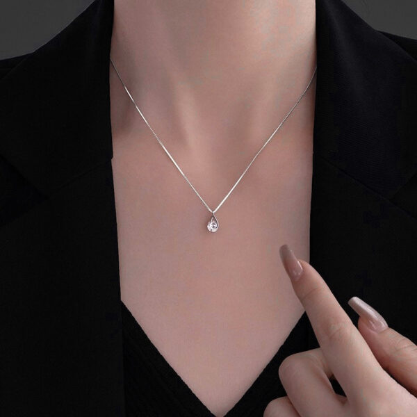 Elegant Teardrop Zircon Necklace - Image 2